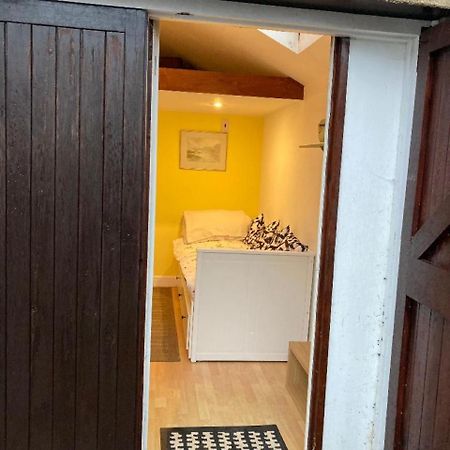 Studio Annexe With Separate Shower Room Broadhempston Екстериор снимка