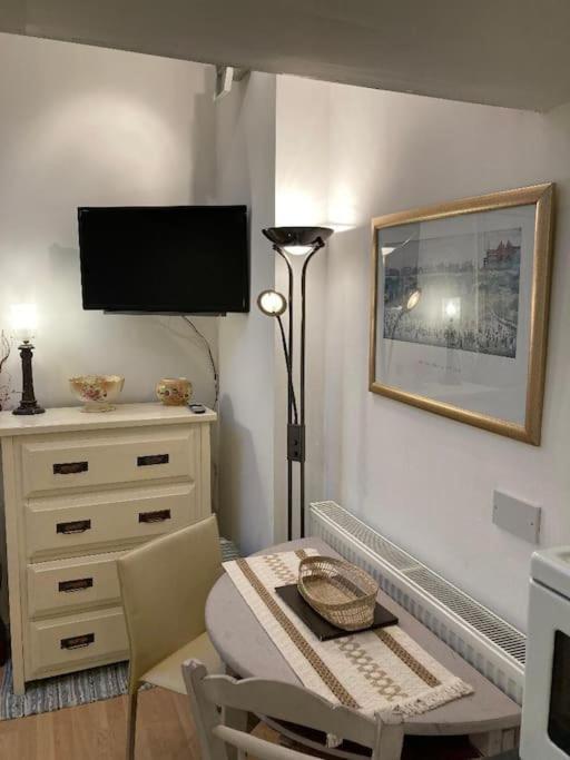 Studio Annexe With Separate Shower Room Broadhempston Екстериор снимка
